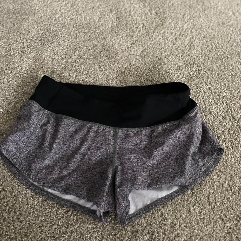 Lululemon speed shorts EUC size 4